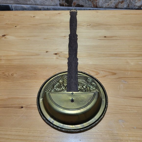 VTG Brass Wall Pocket Brass Match Holder Pub Scene Decorative Wall Plate - Picture 5 of 13